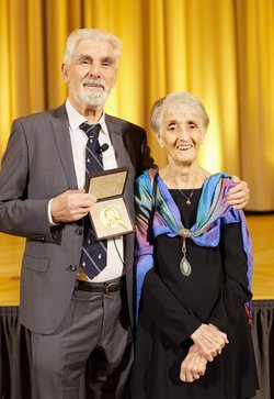 Klaus und Susanne Hasselmann am 7.12.2021 bei der Verleihung des Nobelpreises 