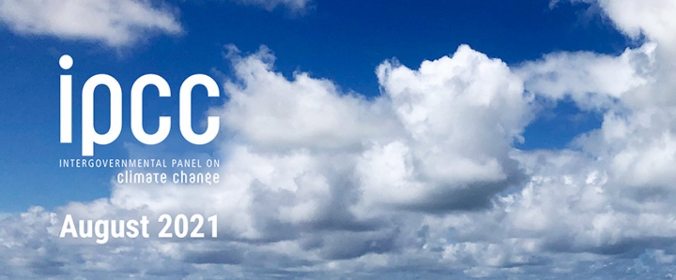 Wolkenbild und Logo IPCC