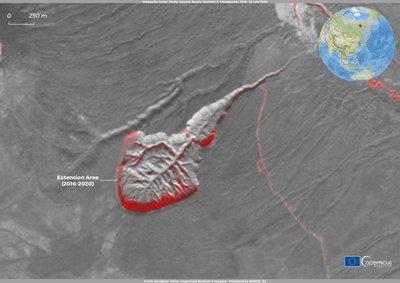 Satellite image of the Batagaika crater in the Sakha Republic (Yakutia), Russia. The image shows the crater’s expansion between 2016 and 2020, highlighted in red. A label indicates the “Extension Area (2016–2020).” A world map in the top right corner shows the crater’s location in Siberia marked with a red dot. A scale bar in the top left shows 0–250 meters.